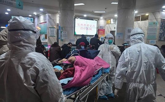 சீனாவை விட்டு வர மறுக்கும் பிரித்தானியர் : உணவுக்காக செய்யும் பரிதாப செயல்!!