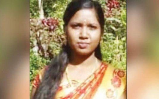 அம்மா, அப்பாவை விட்டுச் செல்கிறேன் : 17 வயது மாணவி எடுத்த விபரீத முடிவு!!