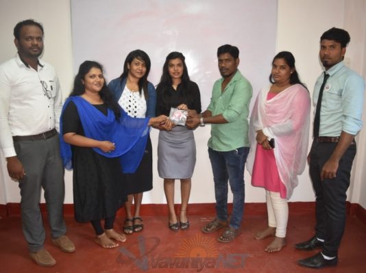 வவுனியாவில் காதலர் தினத்தினை முன்னிட்டு நிலாவின் பாடல் வெளியீடு!!