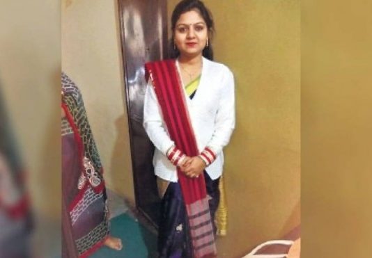 திருமணநாளில் பெற்றோரை அவசரமாக வீட்டுக்கு அழைத்த இளம்பெண் : அங்கு அவர்கள் கண்ட அதிர்ச்சிக் காட்சி!!