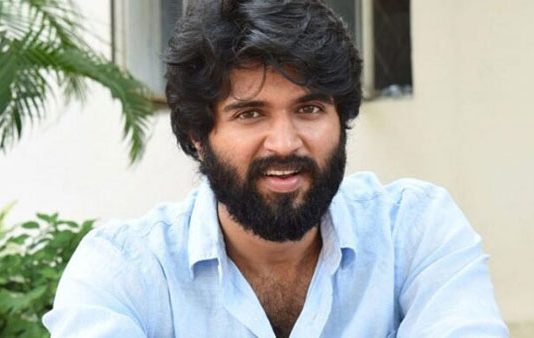 லாக்டவுன் காலத்தில் 17000 குடும்பங்களுக்கு உதவிய சூப்பர் ஹீரோ – குவியும் பாராட்டுக்கள்