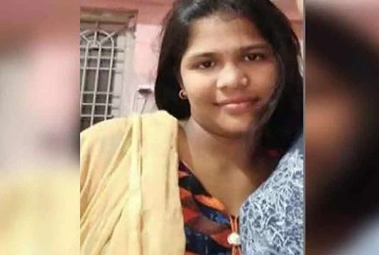 தனியாக வசித்த 22 வயது பெண் : வீட்டு உரிமையாளரால் நடந்த வி பரீதம்!!