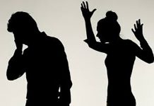 பீ ரோவிற்குள் ஒ ளிந்து இருக்கும் க ணவர்…! 17 வருடத்திற்கு பின்பு அ ம்பலமாகிய உ ண்மை!