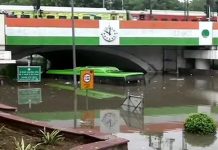 இ டிந்து வி ழும் குடியிருப்புகள்… சாலைகளில் மி தக்கும் ச டலங்கள்: பேய் மழையில் மூ ழ்கிய நகரம்!!