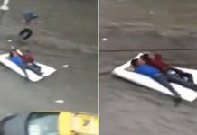 கொட்டிய கனமழையுலும், சாலையில மிதந்து சென்ற இளைஞர்கள்.. இணையத்தில் வைரல்!