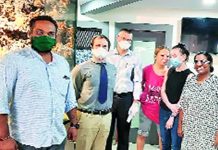 சாலையில் கிடந்த வெளிநாட்டு பெண்: நேரில் பார்த்தவர்கள் செ ய்த நெகிழ வைக்கும் உதவி!!