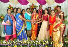 திருமண நிகழ்ச்சியில் புதுமணத் தம்பதிகளுக்கு வெங்காய பூச்செண்டு : நூதன பரிசை அளித்த தோழிகள்!!