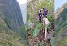 செல்பி மோகத்தில் நின்ற மாணவர்களை திடீரென விழுங்கிய மரணப்பள்ளத்தாக்கு!!