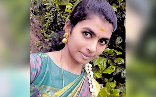 கா தலால் பெ ண்ணுக்கு இப்படி ஒரு நிலையா..? வயலில் அ ரங் கே றி ய கொ டூ ரம் !!