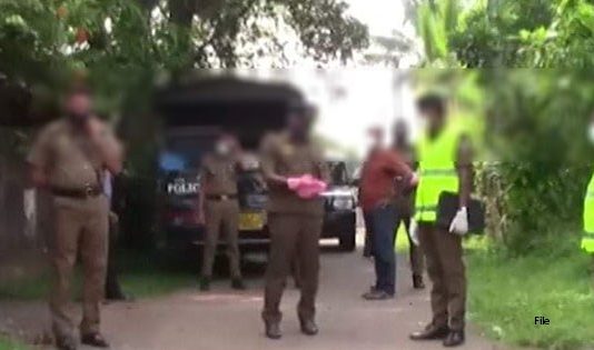 கடிதம் எழுதி வைத்துவிட்டு இ ளம் தா ய் மற்றும் மகன் எ டுத்த வி ப ரீத மு டி வு!!