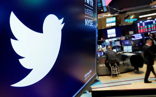 திடீரென 70,000 அமெரிக்கர்களின் கணக்குகளை முடக்கிய Twitter! எதற்கு தெரியுமா?