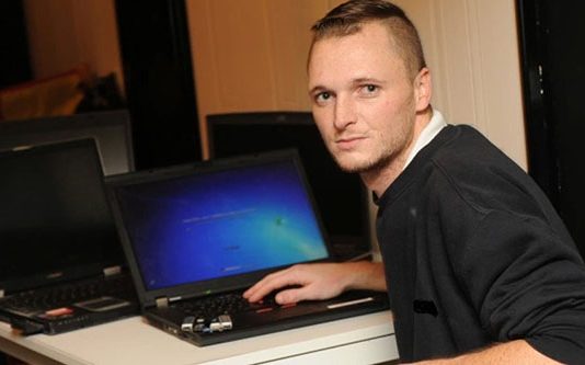 மொத்தமாக 220 மில்லியன் பவுண்டுகள் மதிப்பு… தூ க் கி வீ சிய பிரித்தானிய இளைஞர் சன்மானம் அறிவித்து கெஞ்சல்!!