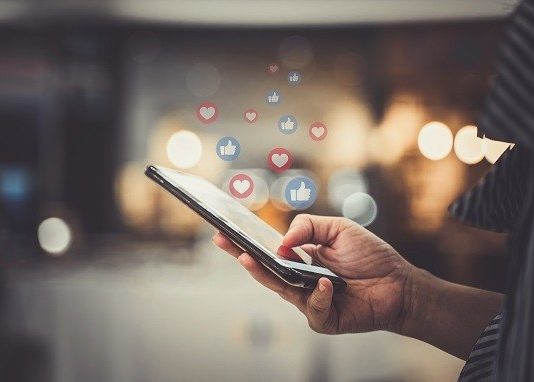 இலங்கையில் சமூக வலைத்தளங்கள், தொலைபேசிகள் பயன்படுத்துவோருக்கு எச்சரிக்கை!!