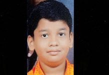 பேஸ்புக் வீடியோவை பார்த்து சி றுவன் தனக்குதானே செ ய்த கொ.டூ.ர செயல்!!