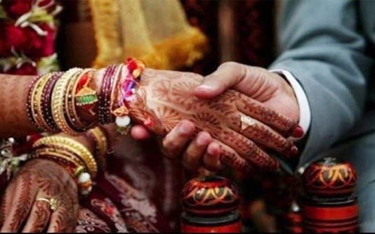 திருமணம் முடிந்து வீட்டிற்கு வந்த இளம் பெண்ணுக்கு மைத்துனர்கள் செய்த கொ.டூர சம்பவம்!!