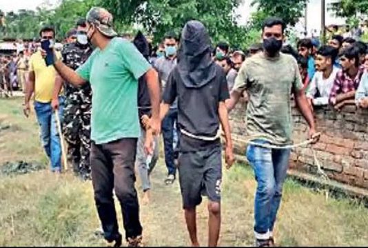 பெ.ற்றோர் உட்பட கு.டும்பத்தில் நா.ல்வரை கொ.லை செ.ய்.து பு.தை.த்.த இ.ளைஞர்!!