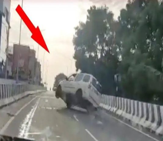 மேம்பாலத்தில் தலைகுப்புற கவிழ்ந்து டைவ் அ.டி.த்த கார்! ப.ர.பரப்பு காட்சி!