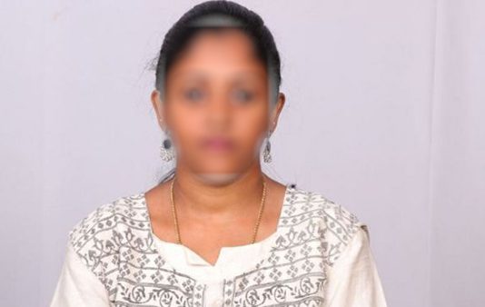 கணவருக்கு தெரியாமல் காதலனுடன் எஸ்கேப் ஆக நினைத்த இளம்பெண் : அடுத்தடுத்து நடந்த அ.திர்ச்சி சம்பவம்!!