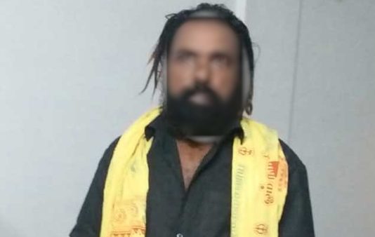 பூஜை நடத்தும் பெயரில் பெ.ண்களுக்கு போ.லி சாமியார் செய்த கொ.டூ.ர செ.யல்கள் அ.ம்.பலம் !!