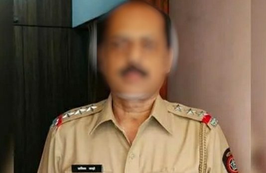 17 வயது பெண்ணின் வீட்டிற்கு சத்தமின்றி நுழைந்த பொலிஸ்காரர்: பின்பு நடந்த துயரம்!!