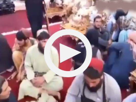 காபூல் ஜனாதிபதி மாளிகைக்குள் புகுந்து தாலிபான்கள் செய்த அட்டகாசம்: வைரலாகும் வீடியோ!!