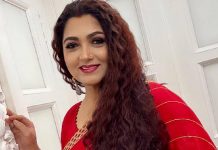 குஷ்பூவின் புதிய கெட்டப்பில் வெளியிட்ட போட்டோஸ், எப்படி உள்ளார் பாருங்க..!!