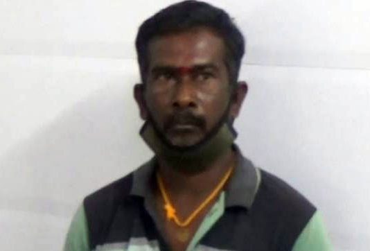 நாக்கை அறுத்துக் கொண்ட கணவன் : துண்டான நாக்குடன் பதறியபடி மருத்துவமனைக்கு வந்த மனைவி!!