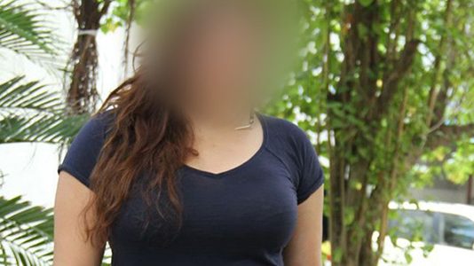 கோவிலில் எல்லை மீறி போட்டோ ஷூட் நடத்திய பிரபல நடிகை: புனிதத்தை கெடுத்ததால் அதிரடியாக கைது.!