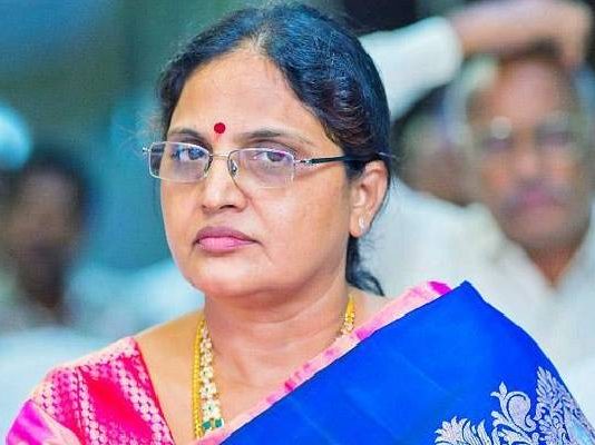 மகளுக்காக 6 கோடி செலவிட்ட தாயார்… பின்னர் கொ.டூ.ர கொ.லை: நடந்த பகீர் பின்னணி !!