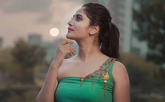 இப்படி மாறுவங்கன்னு நினைக்கவே இல்ல படு மாடர்ன் உடையில் லாஸ்லியாவின் டான்ஸ் : ரசிகர்களை கவர்ந்த வீடியோ..!!