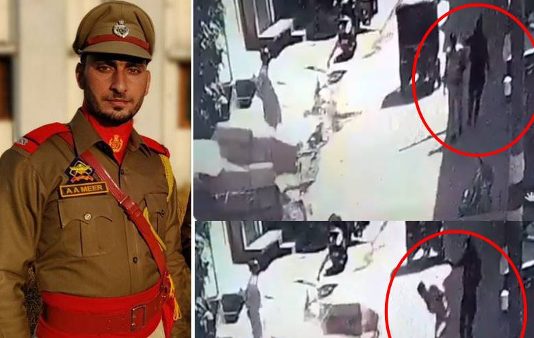 பொலிசாரை து.டி து.டி.க்க இ.ர.த்.த வெ.ள்.ளத்தில் சு.ட்.டு.க் கொ.ல்.லும் தீ.வி.ர.வாதி: சிசிடிவியில் பதிவான அ.தி.ர்.ச்சி வீடியோ!!