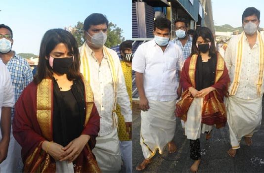 கோவிலில் கேள்வி கேட்ட நிருபர் : சமந்தா செய்த செயலால் பரபரப்பு!!