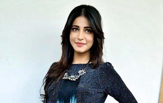 ஷூட்டிங்கில் இயக்குநரை கடுப்பேற்றும் ஸ்ருதி ஹாசன் : இதுவா காரணம்?