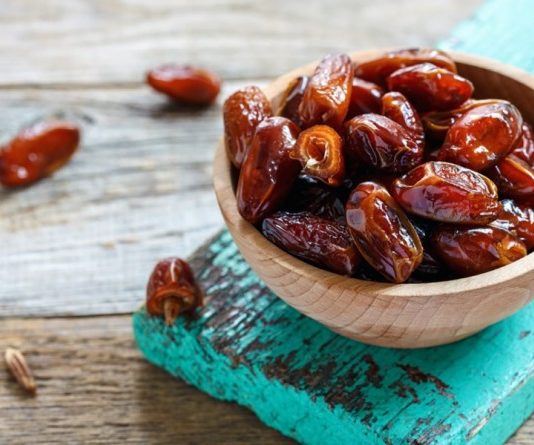 பேரீச்சம்பழத்தை அதிகமாக சாப்பிட்டால் இந்த கோளாறை ஏற்படுத்துமாம்… உஷார்!!