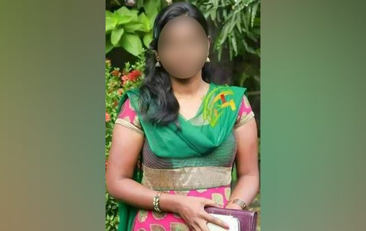 “I Love You” அம்மா அப்பா என உருக்கமாக கடிதம் எழுதிவைத்துவிட்டு மாணவி எடுத்த விபரீதம்!!