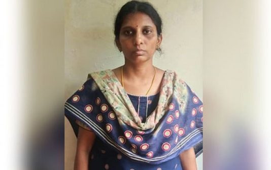 ஆசை வார்த்தை காட்டி 23 பேருக்கு இளம் பெண் செய்து வந்த மோசமான செயல் விசாரணையில் அம்பலம்!!