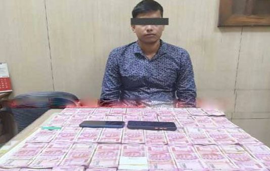 ஒரு கோடி ரூபாய் பணத்துடன் தெருவில் சுற்றித்திரிந்த இளைஞன் : பின் நேர்ந்த விபரீதம்!!