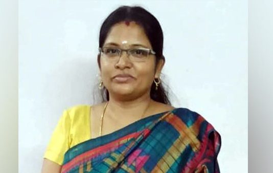 கணவனை பிரிந்த நர்சு கொ.லை வழக்கில் செல்போன் தொடர்பிலிருந்த 150 பேரிடம் விசாரணையில் தி.டு.க்கிடும் தகவல்!!