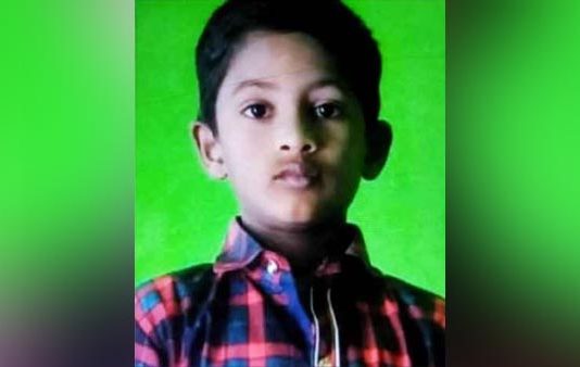 விளையாடி கொண்டிருந்த சிறுவனுக்கு நேர்ந்த சோகம் : கதறி அழுத பெற்றோர்!!