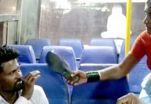 ஓடும் பேருந்தில் அத்துமீறிய வாலிபர்… செருப்பை கழட்டி தக்கபாடம் புகட்டிய பெண்!!