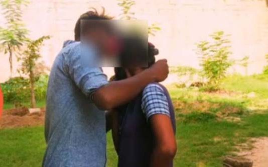 பள்ளி மாணவிக்கு முத்தம் கொடுத்த தலைமையாசிரியர் : வெளியான வைரல் வீடியோ!!