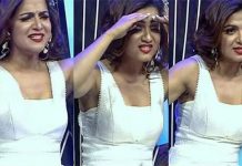 புடவையில் எக்குத்தப்பாக காட்டி ரசிகர்களை சூடேற்றிய டிடி வைரல் போட்டோஸ்!!