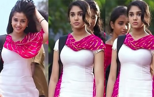 சிக்கென இருக்கும் இடையை காட்டி இளசுகளை சுண்டி இழுக்கும் கீர்த்தி ஷெட்டி!!