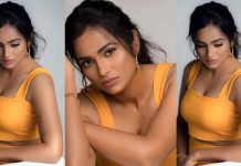 உங்கள பாத்துக்கிட்டே இருக்கலாம்… புடவையில் வேற லெவல் போஸ் கொடுத்த ரம்யா பாண்டியன்!!