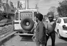 தாயின் நினைவு தினத்திற்கு சென்ற சிறுமி : தந்தையின் கண்ணெதிரே நேர்ந்த சோகம்!!