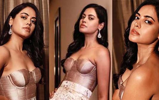 இப்பவும் இந்த பீசுக்கு DEMAND அதிகம்…. பிந்து மாதவி வெளியிட்ட ஹாட் போட்டோஸ்!!