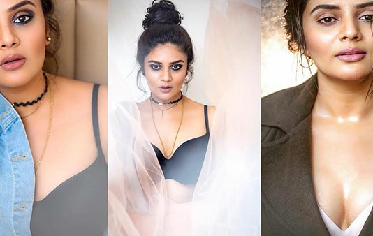 இன்னும் கொஞ்ச தூரம் இறக்கியிருந்தா மொத்த மானமும் கப்பல் ஏறியிருக்கும்.. ஸ்ரீமுகியின் லேட்டஸ்ட் ஹாட் Pics!!