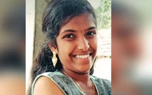 கல்லூரியில் படிக்கும் 18 வயது மாணவிக்கு நள்ளிரவில் நேர்ந்த சோகம்!!
