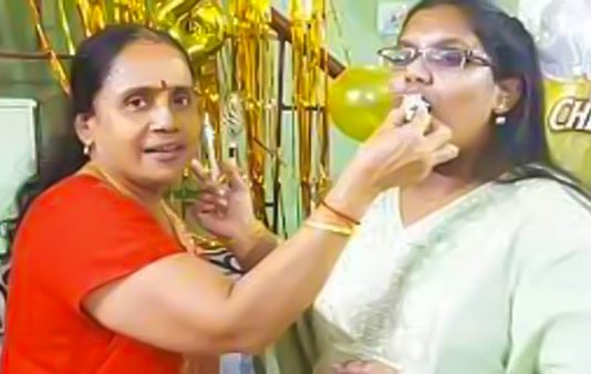 குளிக்க சுடுதண்ணீர் வைத்த தாய்,மகளுக்கு நேர்ந்த சோகம்!!