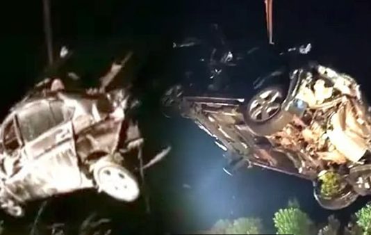 நிலைதடுமாறிய கார்.. ஒரே குடும்பத்தை சேர்ந்த குழந்தை உட்பட 3 பெண்களுக்கு அதிகாலையில் நடந்த சோகம்!!